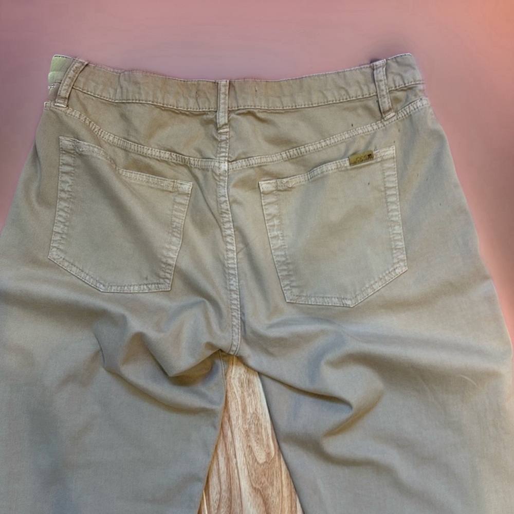 Joe’s Jeans - lightly worn - incredibly comfortable - 33 x 34